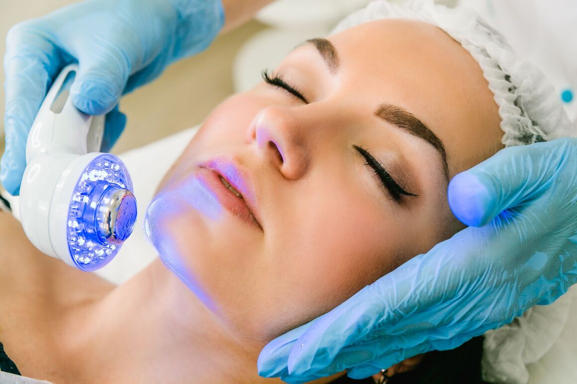 LED-Lichttherapie in der YOU Clinic