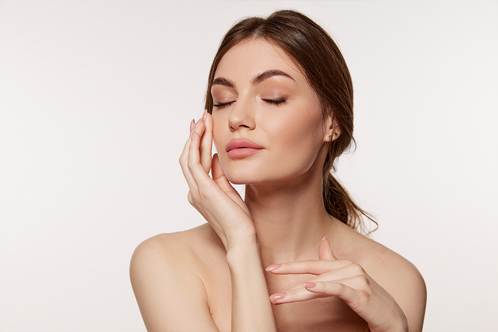Skinbooster-Behandlung (z. B. Profhilo) in der YOU Clinic